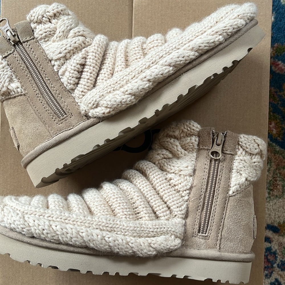 Ugg Sweater Boots women's 7